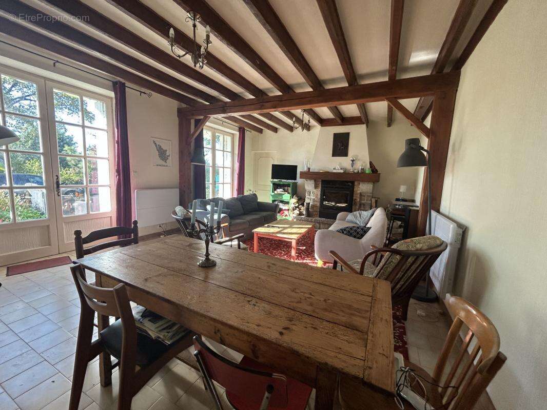 Maison à NANTEUIL-EN-VALLEE