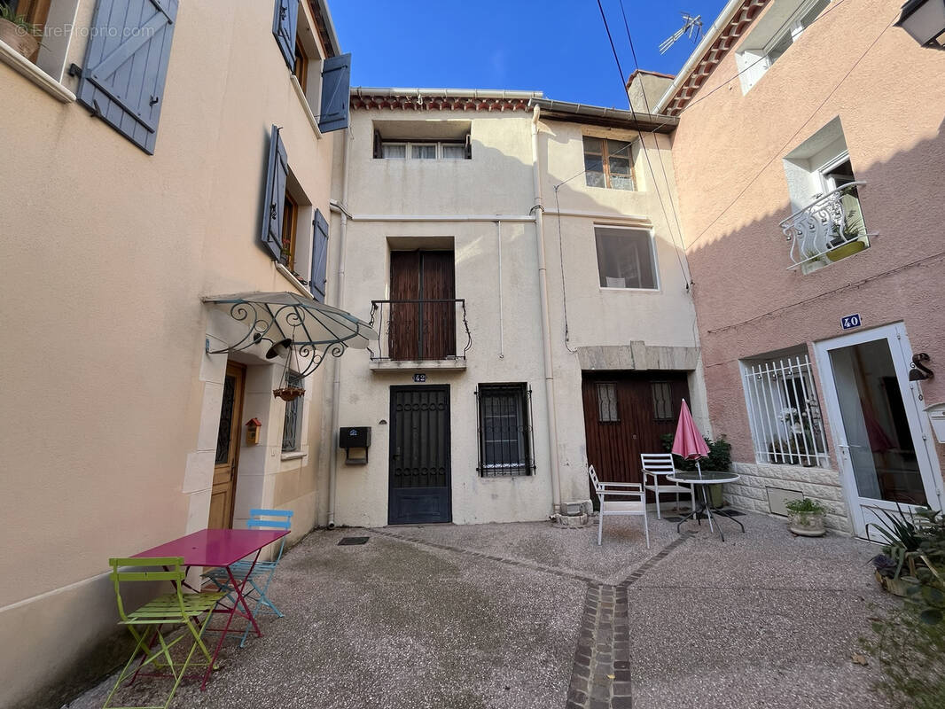 Maison à NISSAN-LEZ-ENSERUNE