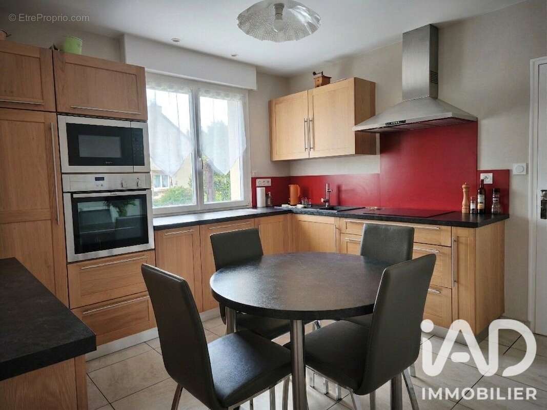 Maison 115 m² à Chalons-Du-Maine  - photo 4