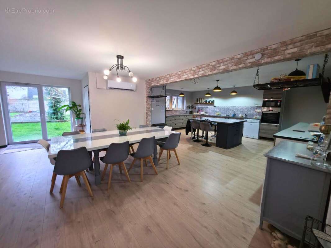 Maison à POMMEREUIL