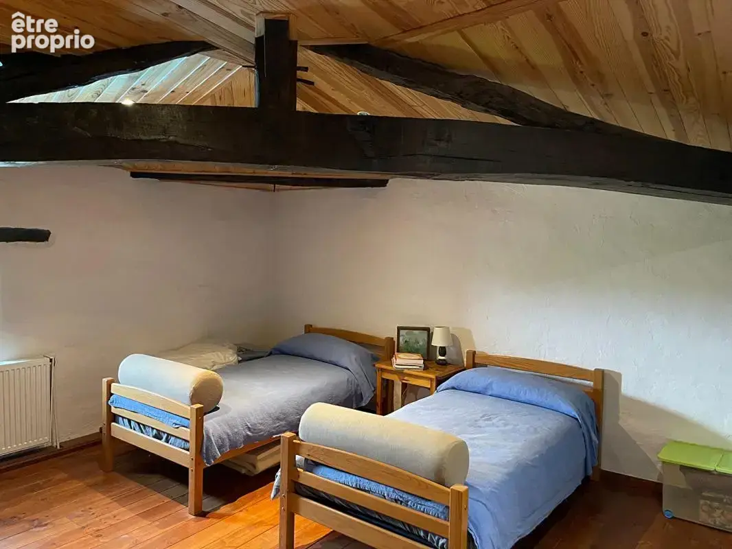Grande ferme de caractère avec vaste grange et beaucoup d'intimité - photo 14