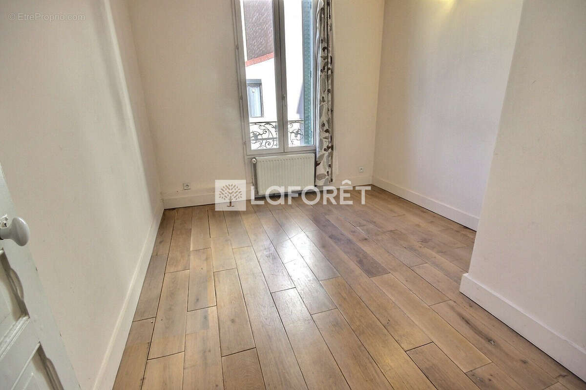 Maison à COURBEVOIE