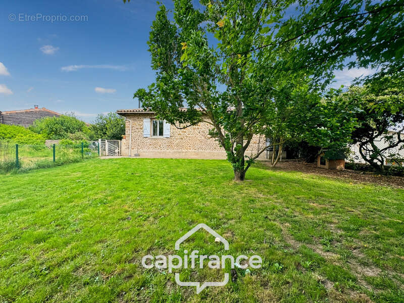 Maison à CHATEAUNEUF-DE-GALAURE