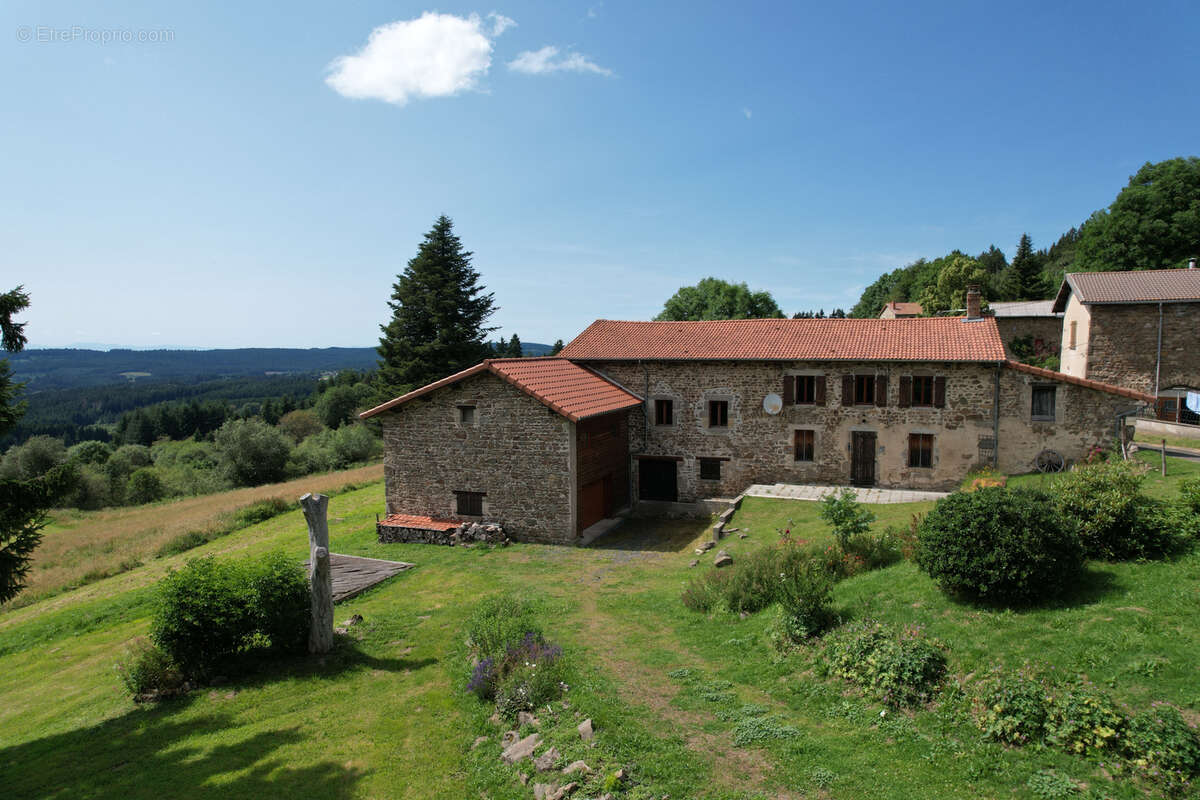 Maison à CHAMBON-SUR-DOLORE