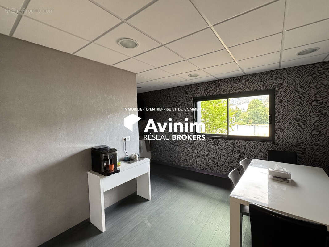 Commerce 562 m² à vendre à Souzy (69610) - photo 8
