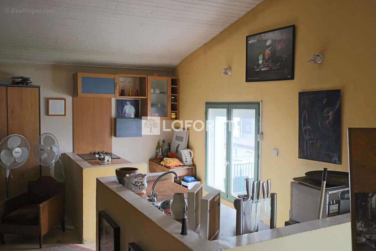 Commerce à OZOIR-LA-FERRIERE