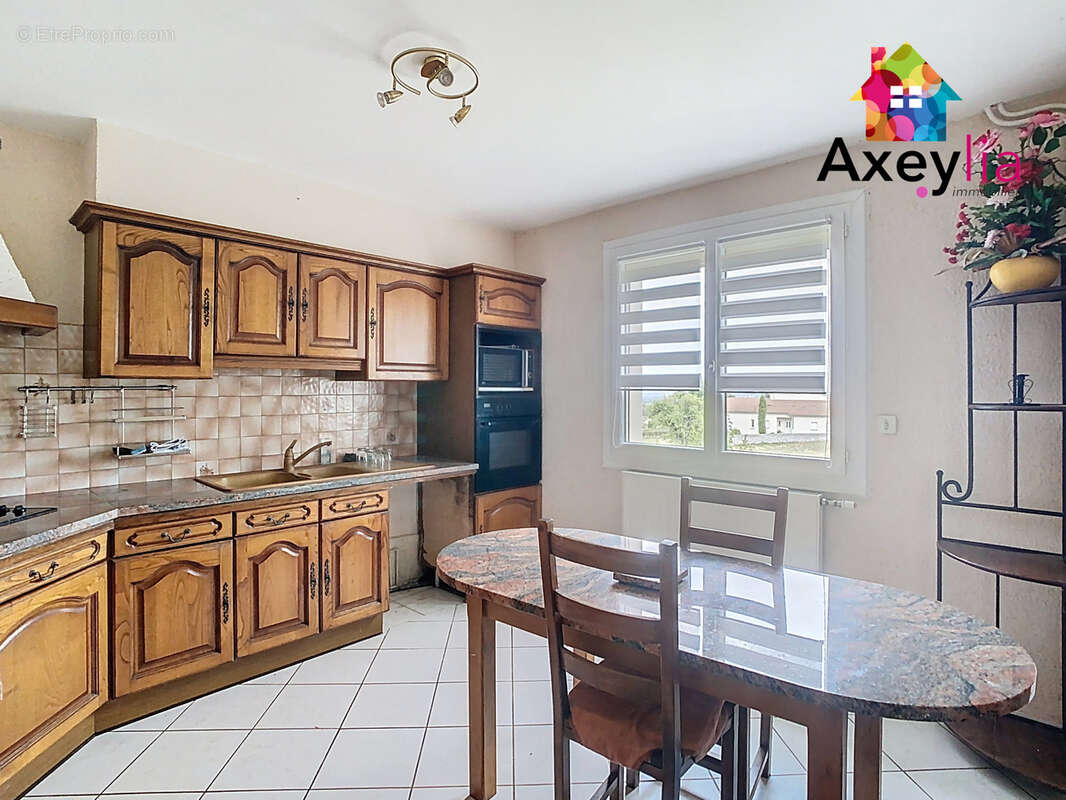 A vendre- saint-haon-le-vieux- maison familiale sur terrain de 3440 m2 avec piscine - photo 9