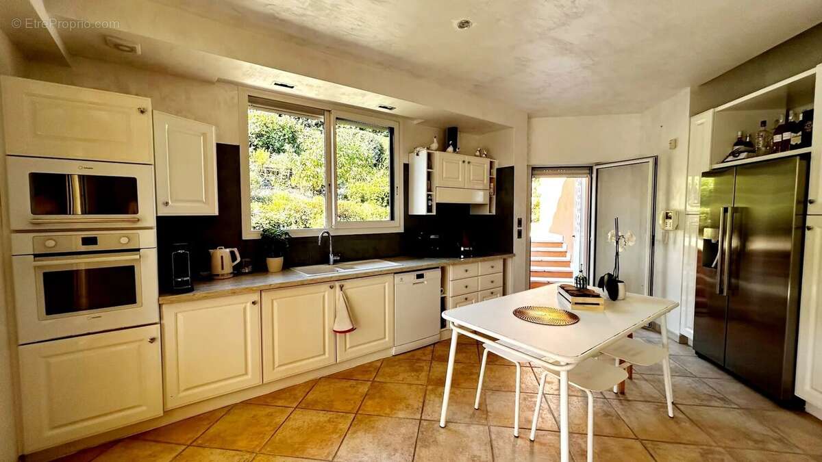 Maison à MANDELIEU-LA-NAPOULE