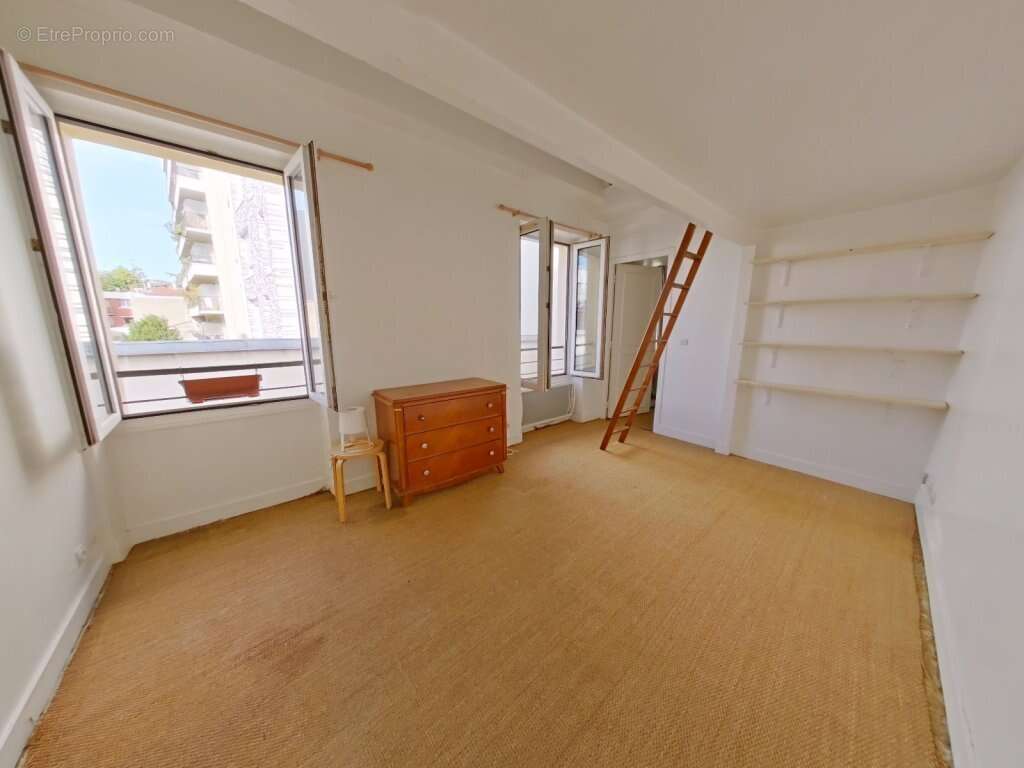 Appartement à PARIS-20E