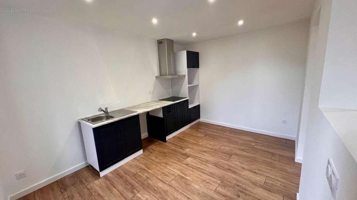 Appartement à ESPINASSES