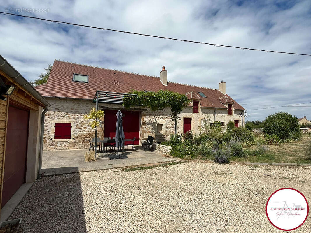 Maison à SAINT-PIERRE-LES-ETIEUX
