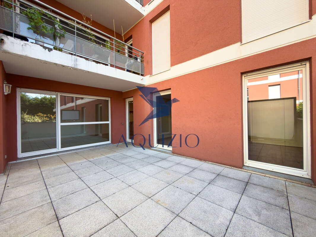 Appartement T3 en rez de jardin avec grande terrasse - photo 7