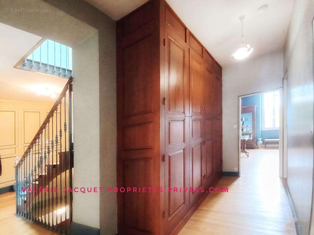 Maison à COUTRAS