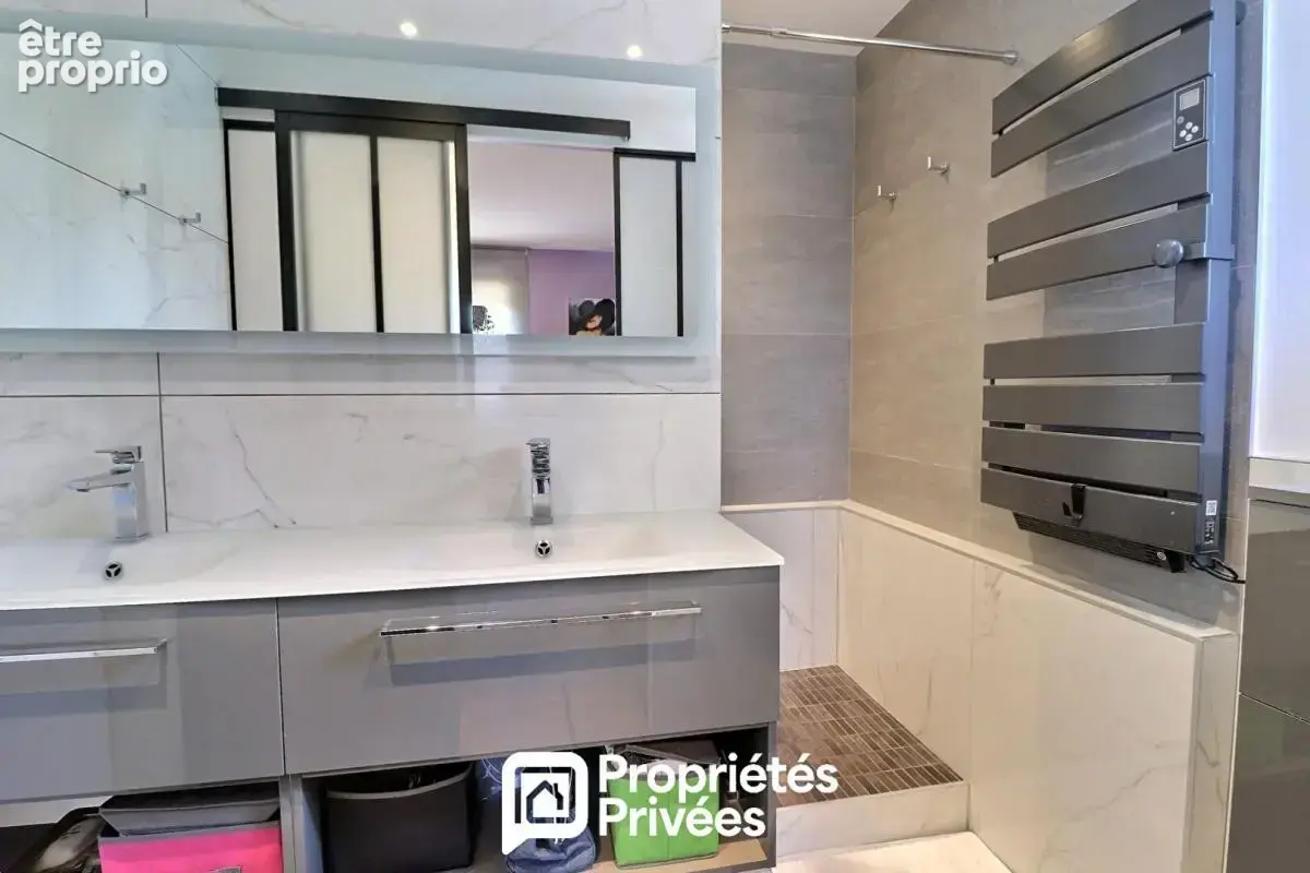 Propriété -7 pièces avec studio, piscine et local professionnel - photo 12