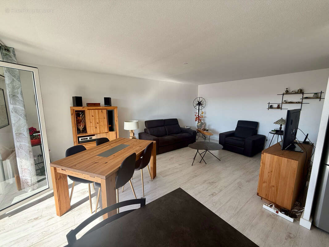 Appartement à MAUGUIO