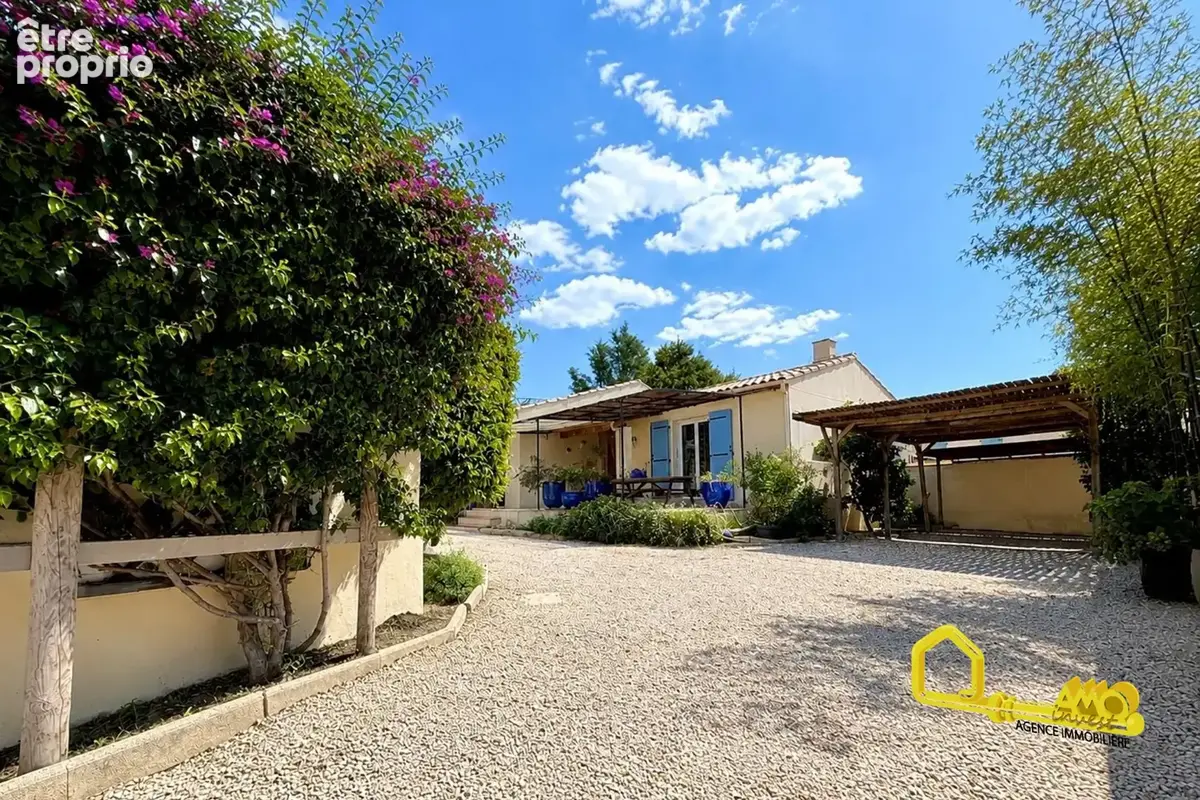 Maison de plain-pied 4 chambres   110m2 - Eyguières - photo 1