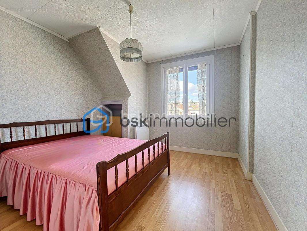 Maison à SAINT-ETIENNE-DU-ROUVRAY