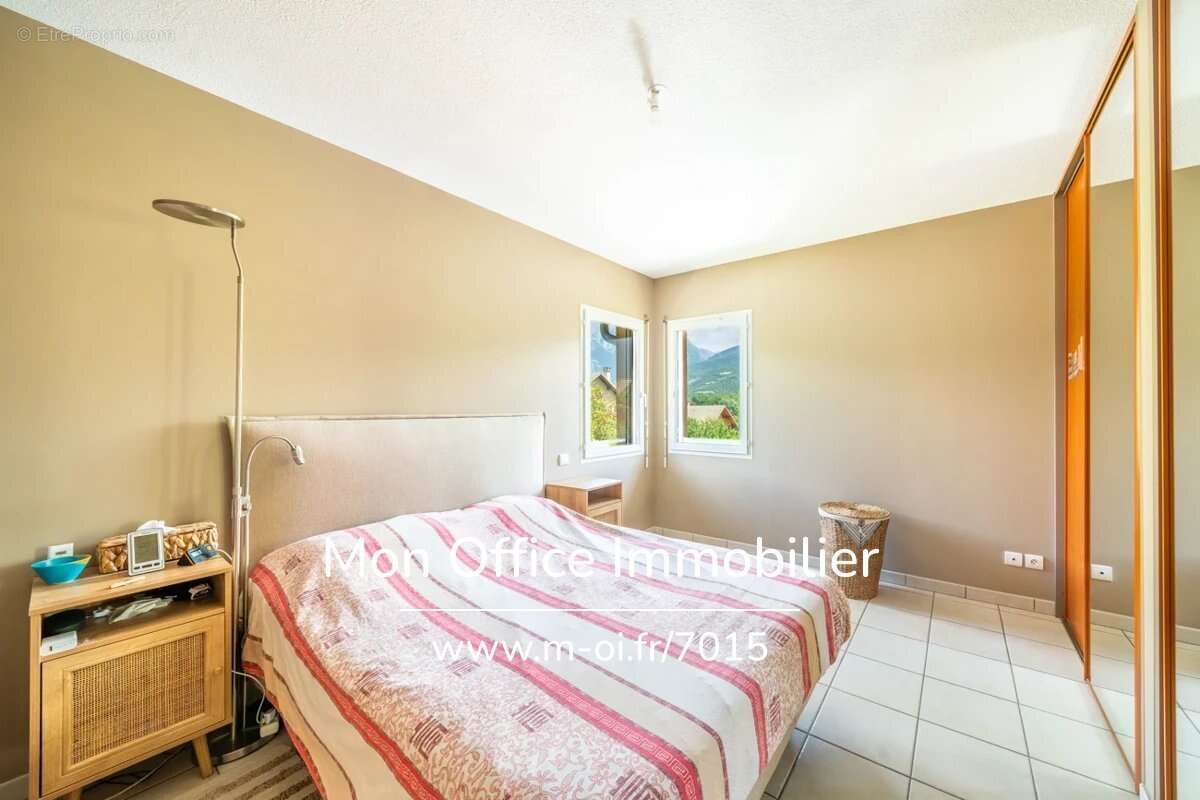 Référence : 7015-EBO. - Maison 4 pièces 160 m2 avec jardin proche plan d'eau - photo 4