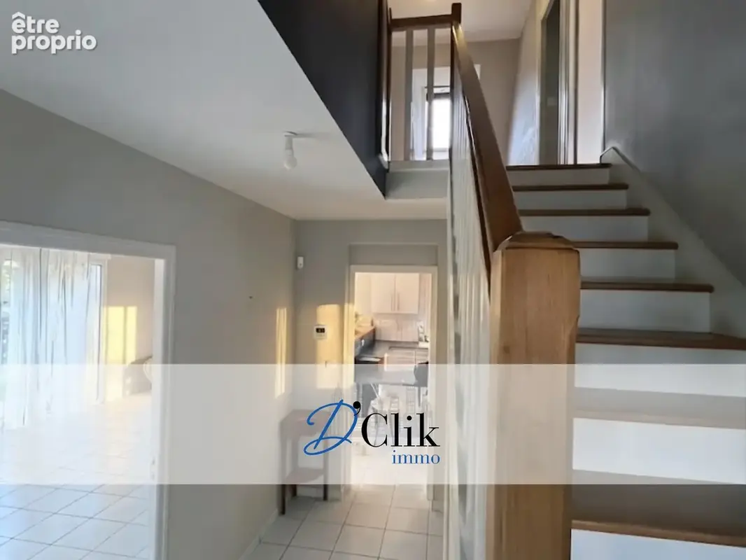 Très Beau pavillon familial , en impasse à LAVAL, proche commerces et transports - photo 5