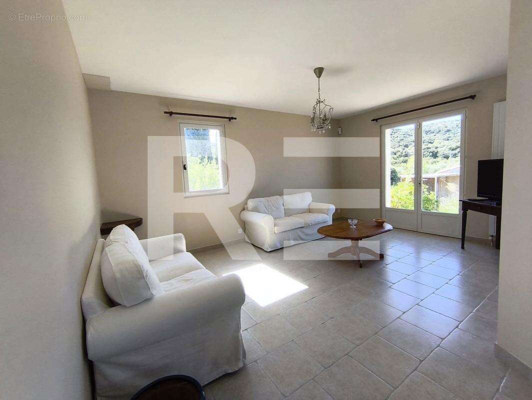 Maison à VALLIGUIERES