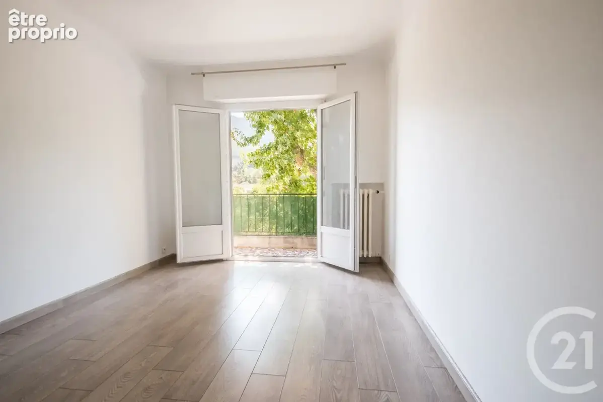 Appartement 62 m² à Contes  - photo 4