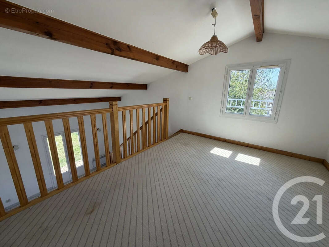 Maison 86 m² à Saint-Sulpice-De-Royan  - photo 14