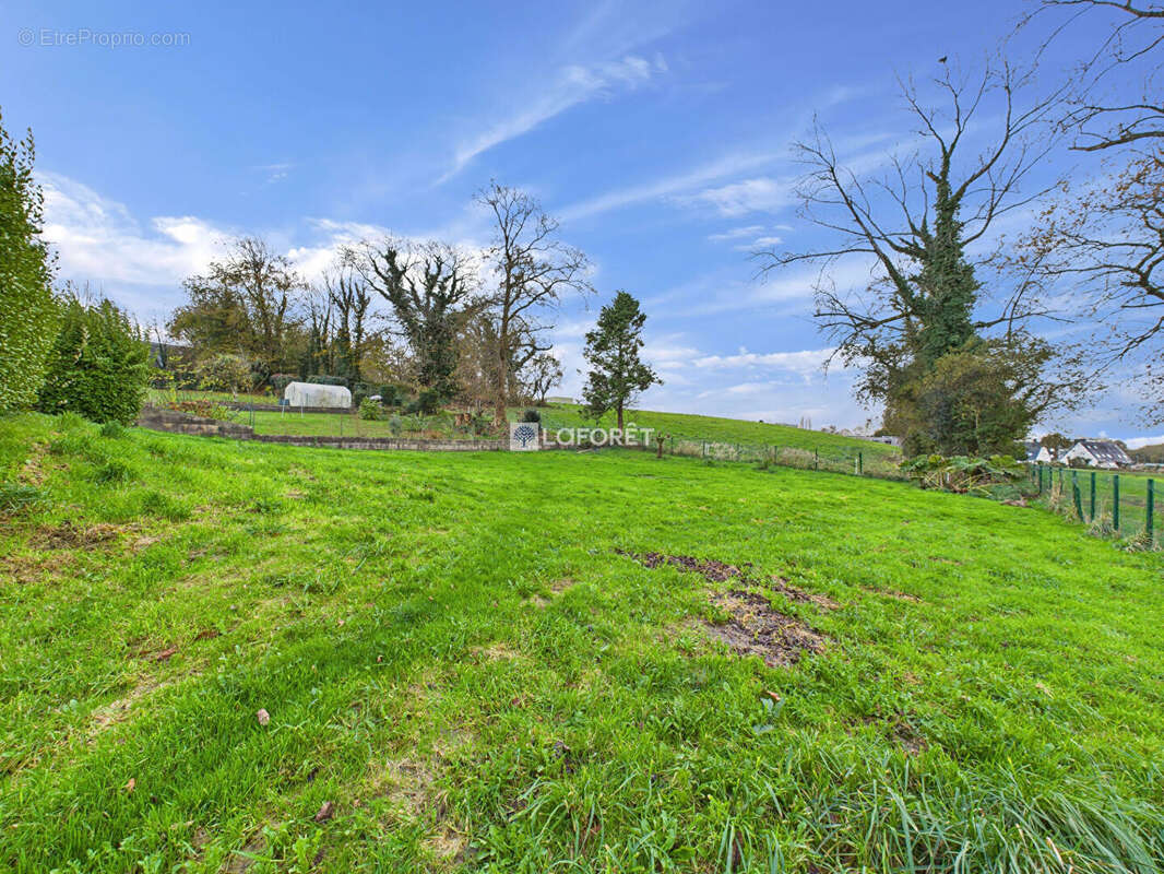 Terrain à BRIEC