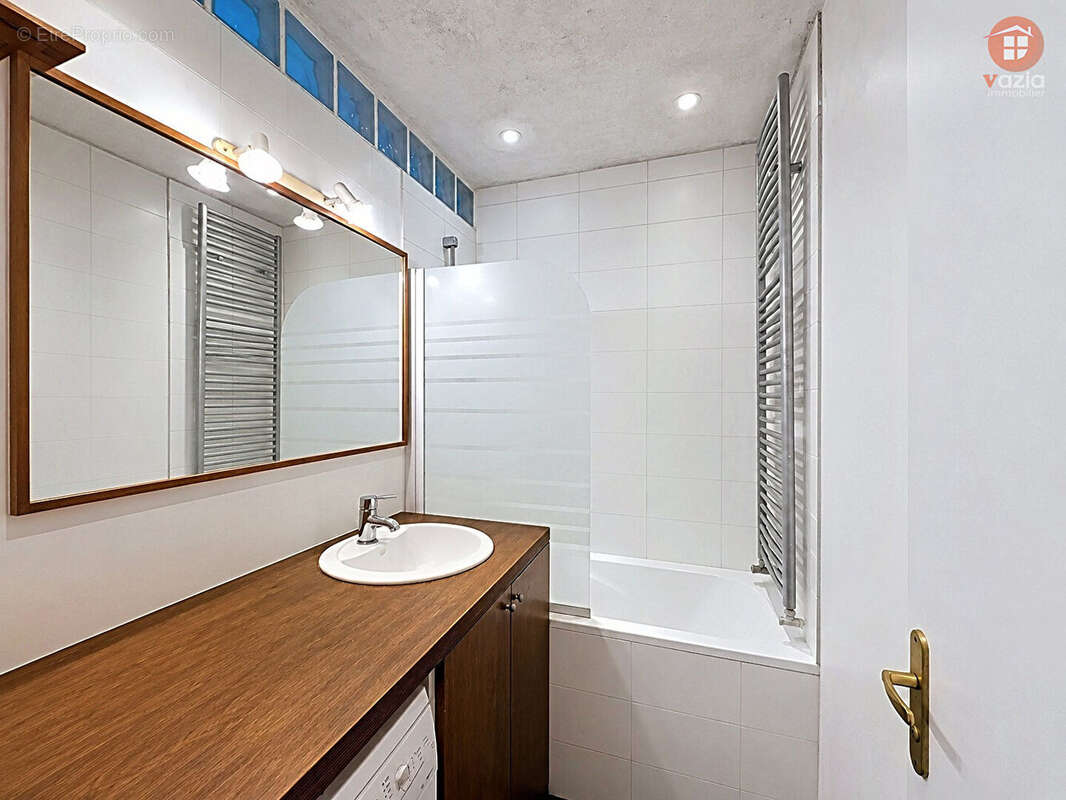 Puteaux Centre Ville Appartement 3  pièce(s) , 2 chambres ,traversant , dernier étage ascenseur - photo 6