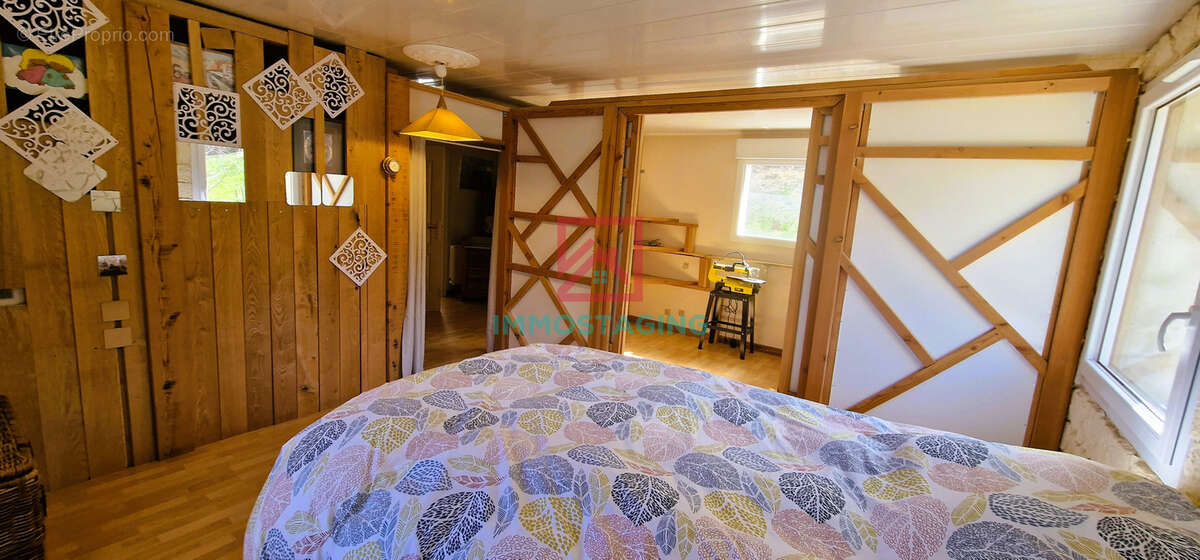Maison à LAVAL-ROQUECEZIERE