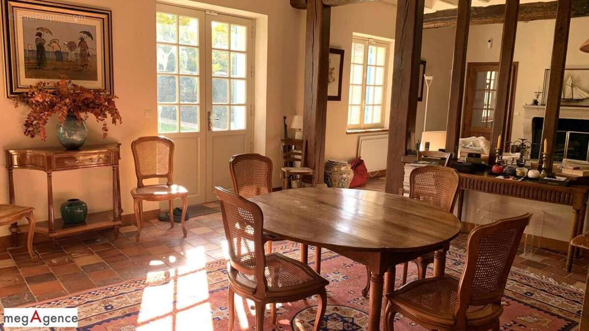 Maison à HOUDAN