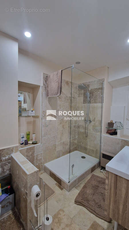 Sud Lodève, propriété en pierre193 m2 habitables plus dépendances, le tout sur 58 ha - photo 18