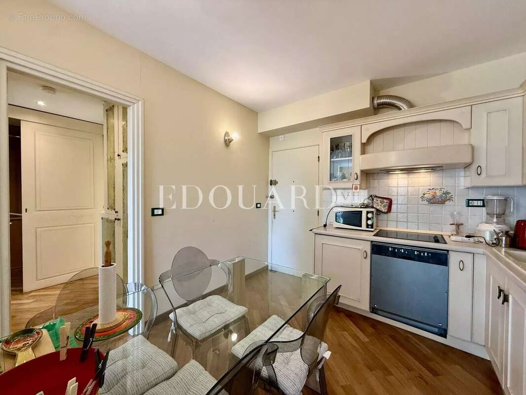 Appartement à ROQUEBRUNE-CAP-MARTIN