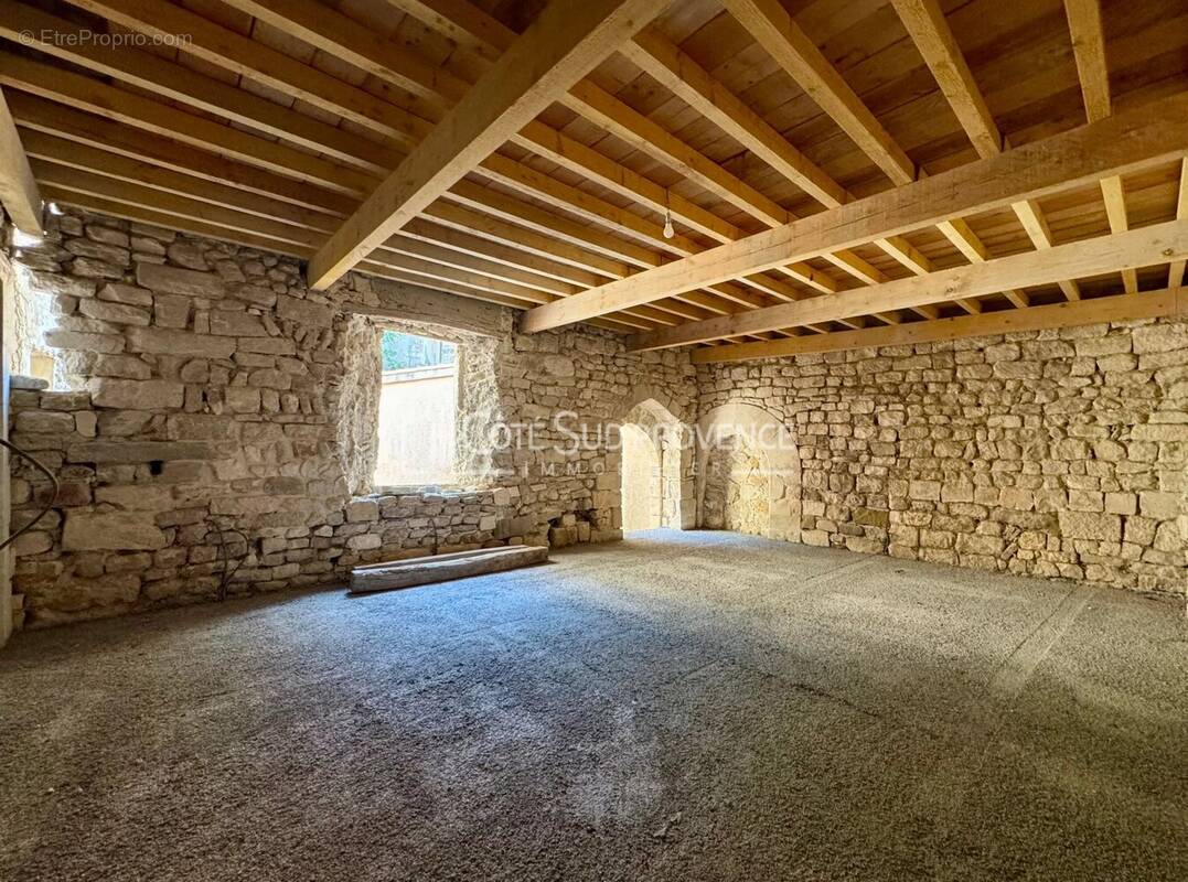Photo Maison à Venasque au prix de 557 000€