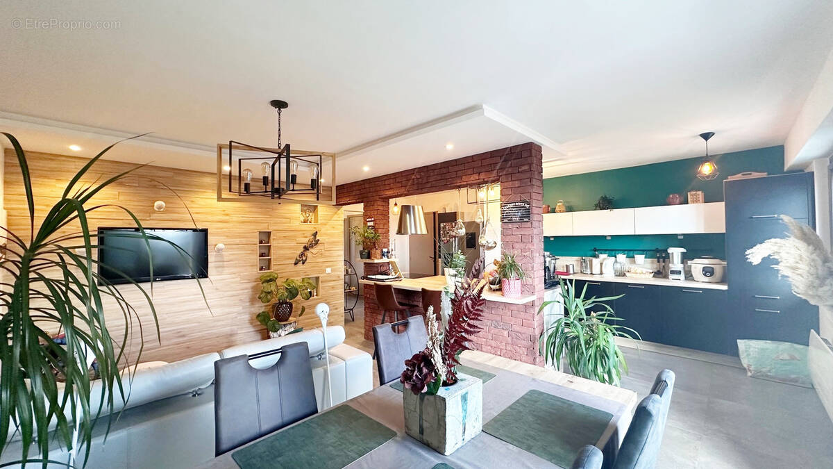 Appartement à LA ROCHE-SUR-FORON