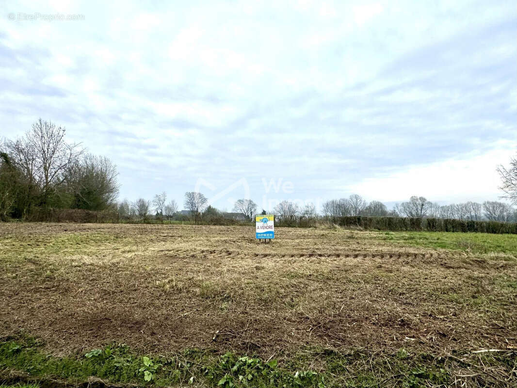Terrain à SEMERIES