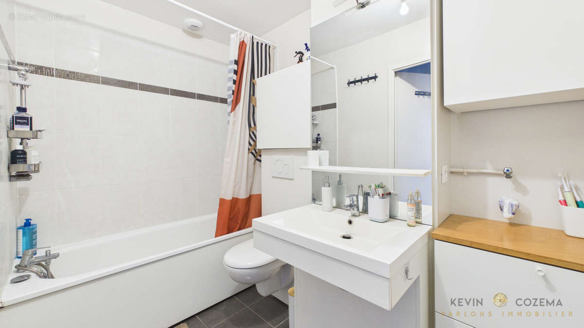 Maison à SAINT-PIERRE-DU-PERRAY