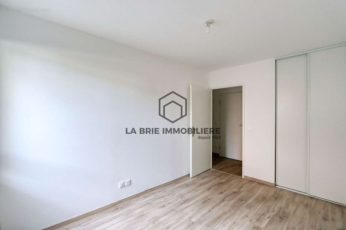 Appartement à EMERAINVILLE