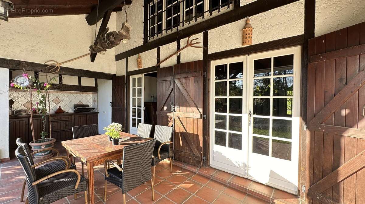 Maison à ANGRESSE