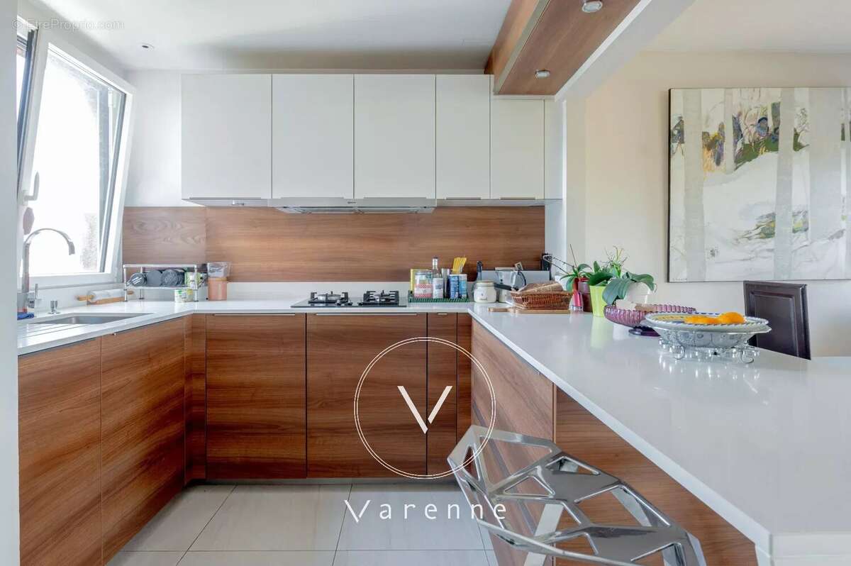 Appartement à PARIS-14E