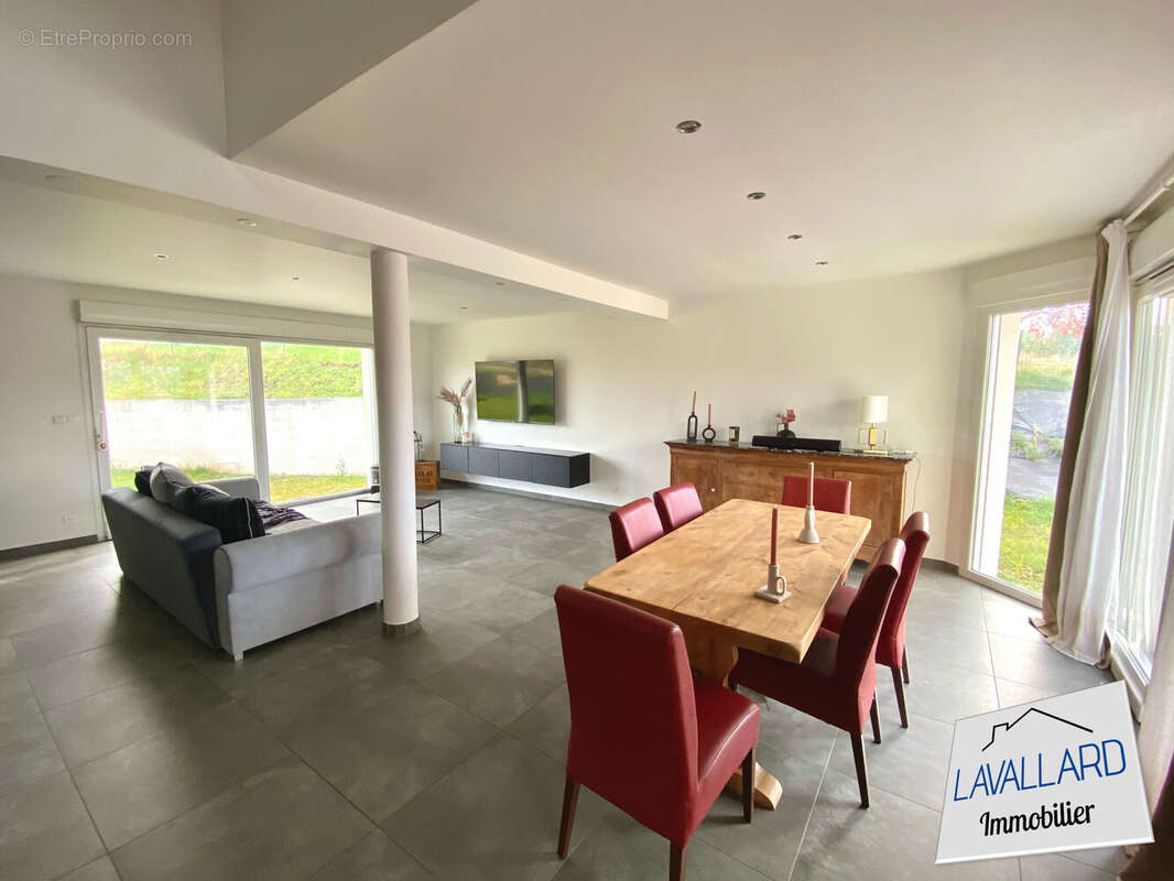 Maison à FLIXECOURT