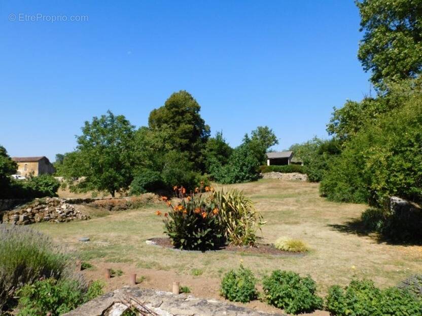 Maison à MONTPELLIER-DE-MEDILLAN