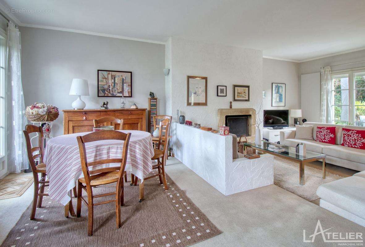 Maison à PLAISIR