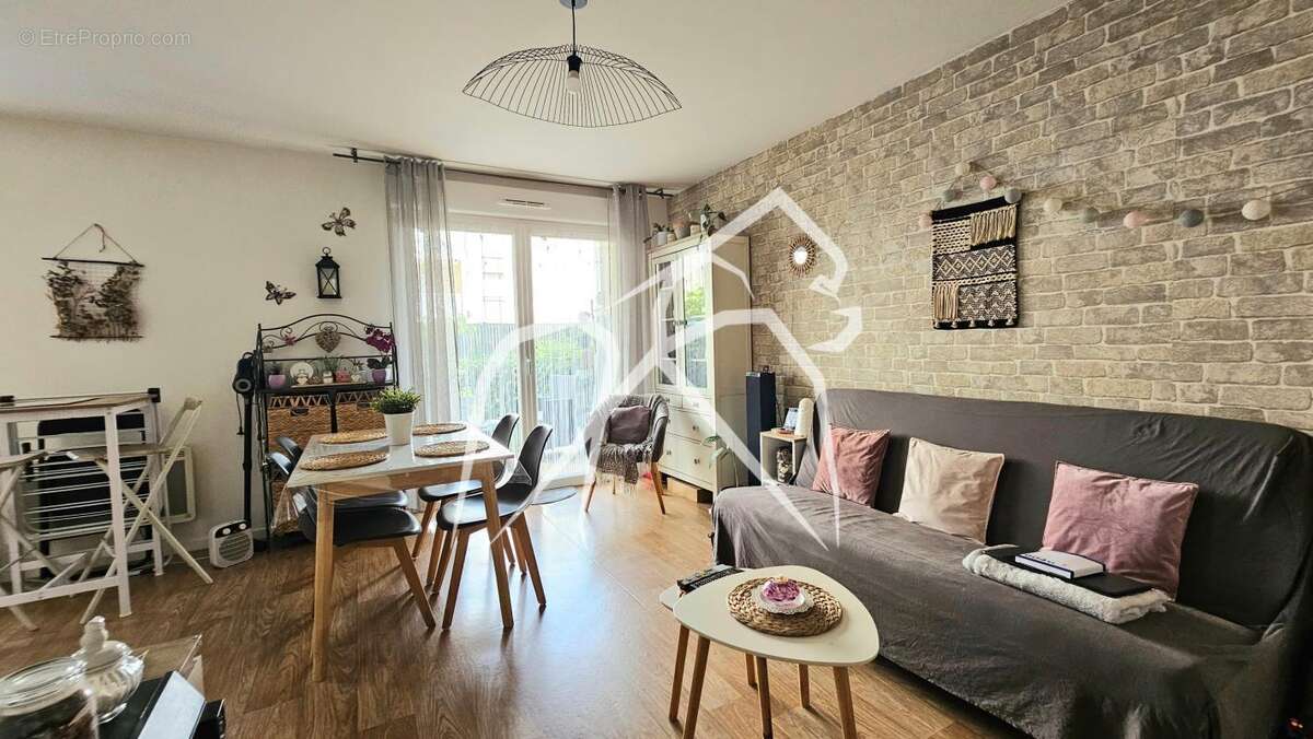 Appartement à SAINT-ETIENNE-DU-ROUVRAY