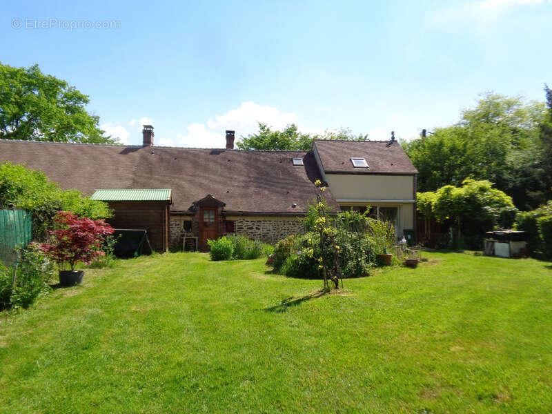 Maisons à vendre TREIGNY (89) Ensemble de deux maison 11pcs 5 ou 6 chbs, piscine, panneau solaire - photo 11