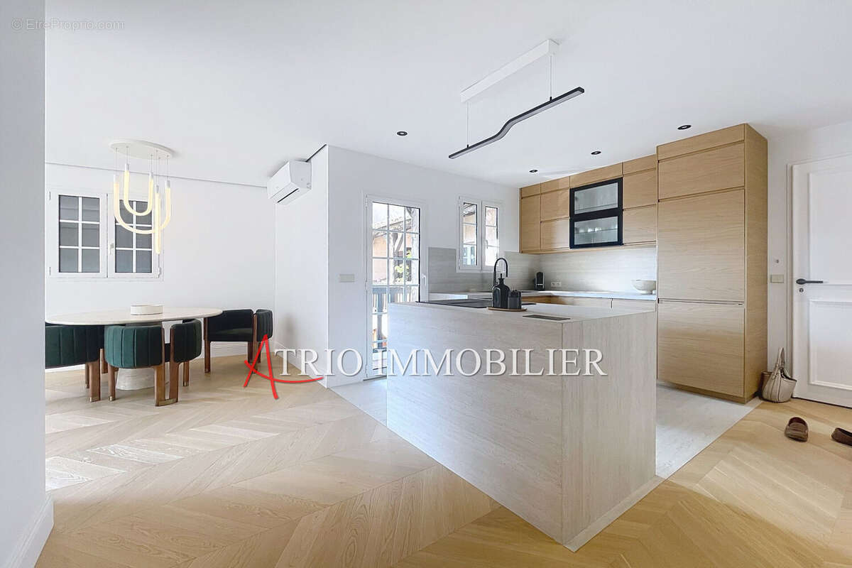 Appartement à SAINT-LAURENT-DU-VAR