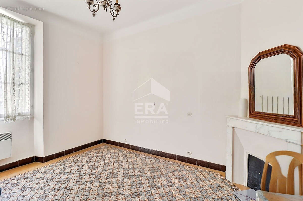 Appartement à MARSEILLE-5E
