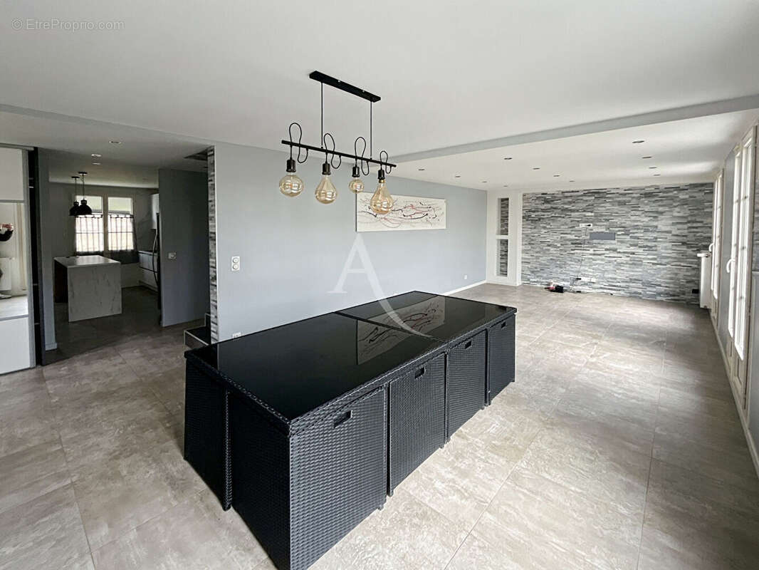 Maison à MEZY-SUR-SEINE