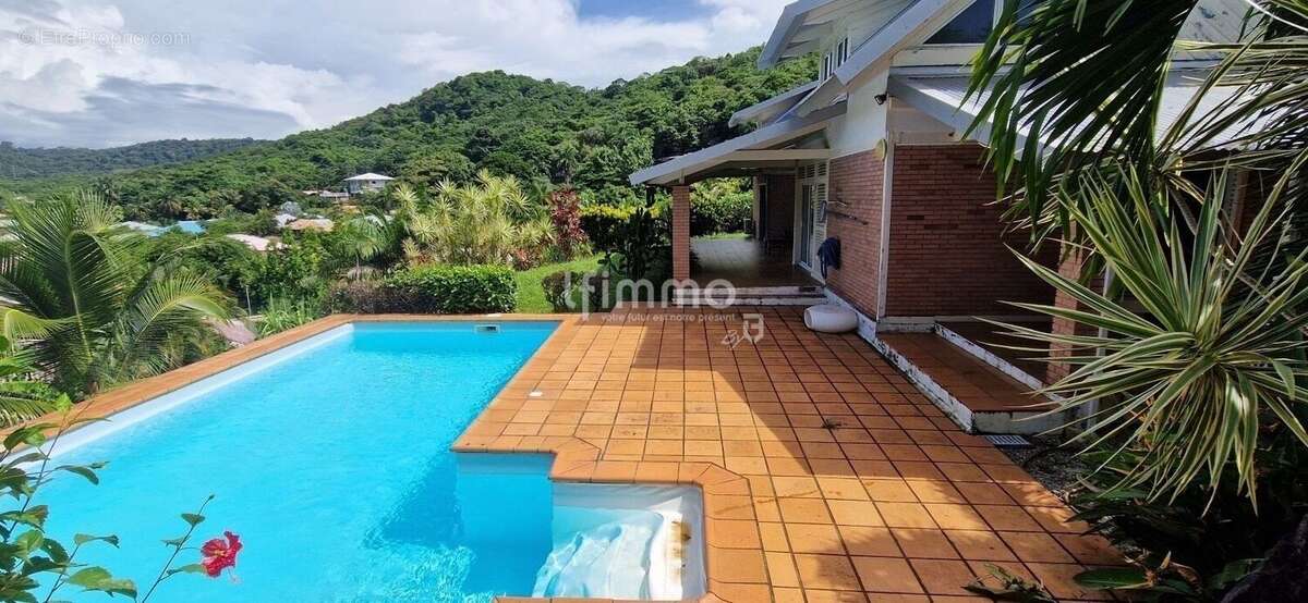 Maison à REMIRE-MONTJOLY