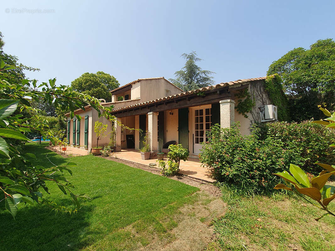 Calvisson  vente en viager, occupe 1 tete  villa 99m²  1990m² de jardin - photo 2