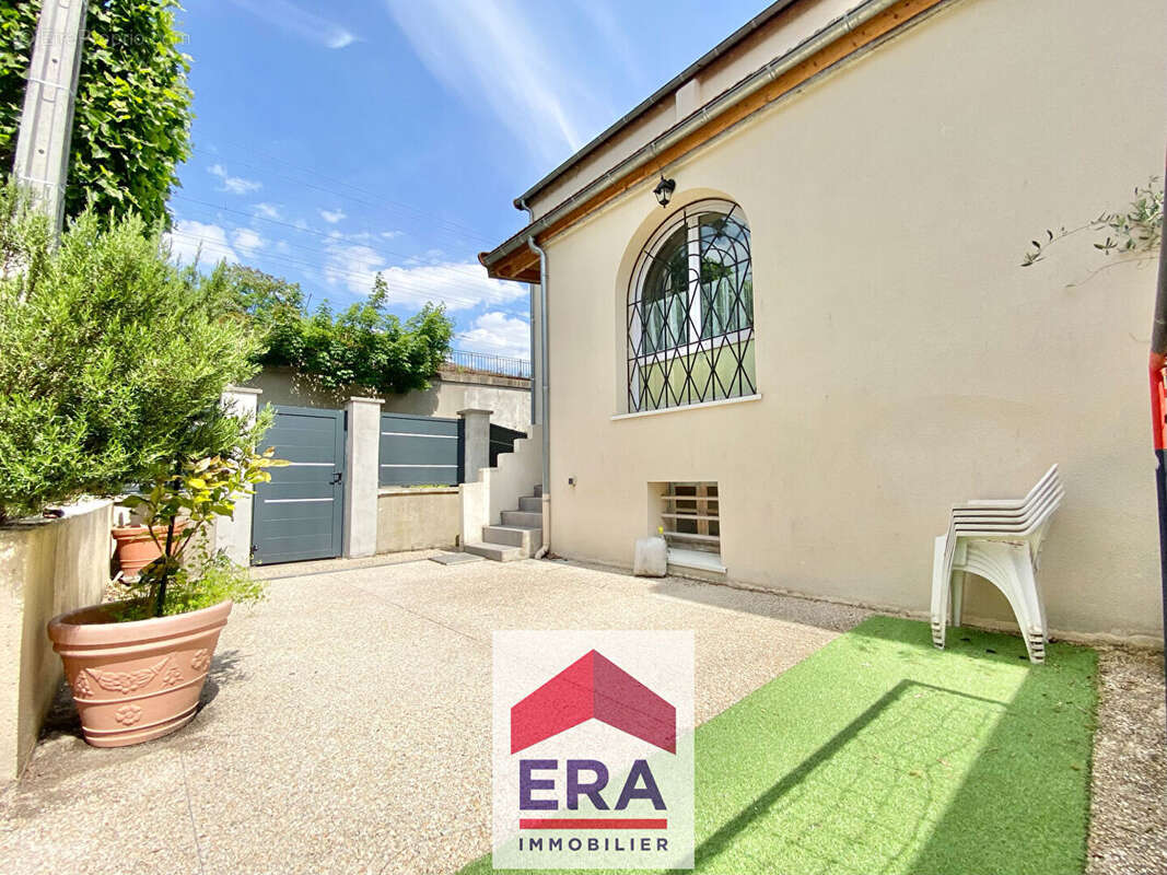 Maison à SARTROUVILLE